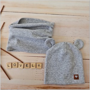 Szary bawełniany komin niemowlęcy. Elastyczny komin dla niemowlaka.