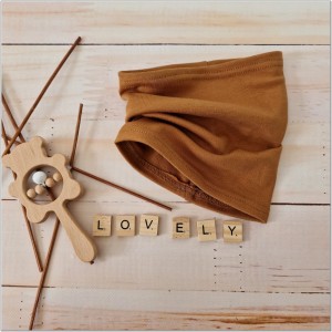 Cynamonowy bawełniany komin niemowlęcy. Elastyczny komin dla niemowlaka.