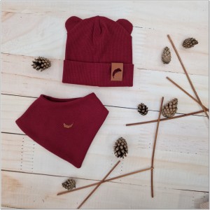Czapka prążkowana bordowa dla niemowlaka. Niemowlęca czapka z apaszką. Komplet czapka na wiosnę-jesień dla noworodka