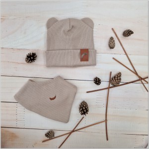 24 czapka prążkowna + apaszka.JPG