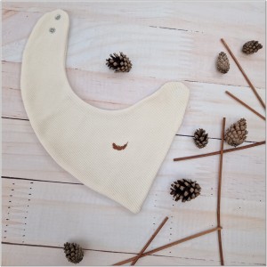 Apaszka prążkowana ecru dla niemowlaka