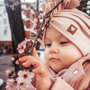 Czapka Turban niemowlęcy, czapka turban dla noworodka na jesienna, wiosenna. Bawełniany turban z apaszką dla niemowlaka. Czapka dla dziewczynki  brudny róż, różowa wiosenna.