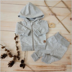 Bawełniany dres niemowlęcy. Komplet dresowy dla niemowlaka. Szary dres dziecięcy. Prezent dla noworodka, niemowlaka. Modny dresik. Bluza z kapturem na zamek, spodnie dresowe