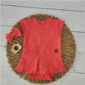 Malinowa bodosukienka z opaską na lato dla dziewczynki.  Przewiewna letnia bodosukienka dziewczęca.