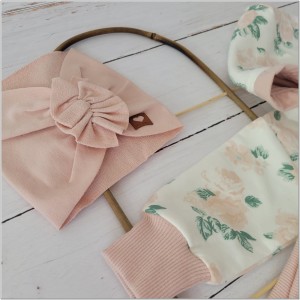 Bawełniany dresik dziecięcy 3 częściowy zestaw róże różowe