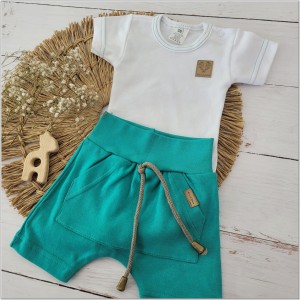 Biało-zielony komplet na lato dla niemowlaka. Body, spodenki na lato dla noworodka. Niemowlęcy, bawełniany zestaw na lato.