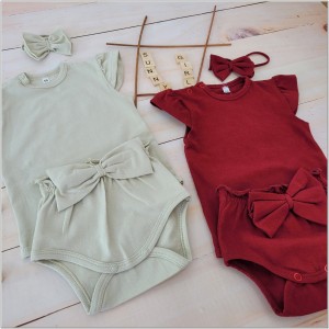 Zestaw na lato dla dziewczynki. Bloomersy, body z krótkim rękawem i opaska na lato dla dziewczynki.  Bawełniany letni komplet dla niemowlaka.  Komplet na prezent dla dziewczynki.