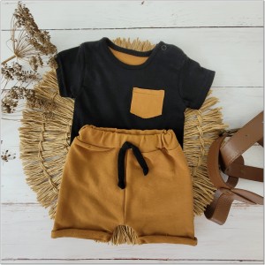 Wygodny bawełniany 2 częściowy komplet na lato dla niemowlaka tshirt-spodenki  cynamon +czarny .Idealny na letnie dni dla maluszka.