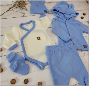 Wyprawka bawełniana 5 częściowa na wyjście ze szpitala. Wyprawka dla noworodka w kolorze błękitnym