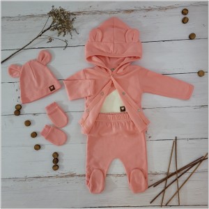 Wyprawka bawełniana 5 częściowa na wyjście ze szpitala. Wyprawka dla noworodka w kolorze koralowego różu.