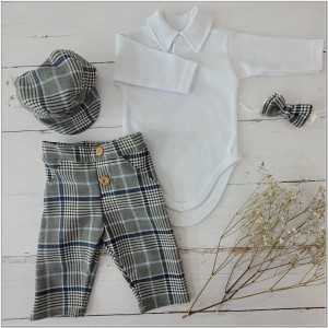 Elegancki  komplet w kratkę chłopięcy na chrzest, wesela, uroczystości Elegancki zestaw: bawełniane body,  elastyczne spodnie, muszka, czapka. Modny garniturek dla chłopca.