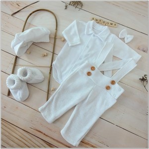 Biały komplet 5 częściowy z szelkami na chrzest