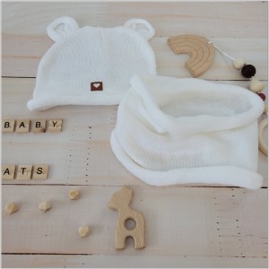 Komplet włóczkowy dla niemowląt, dzieci. Biały komplet włóczkowy dla dzieci. Czapka z uszkami + tuba dla noworodka.  Komplet wiosna, jesień dla niemowląt.