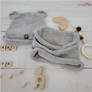 Komplet włóczkowy dla niemowląt, dzieci. Beżowy komplet włóczkowy dla dzieci. Czapka z uszkami + tuba dla noworodka.  Komplet wiosna, jesień dla niemowląt.