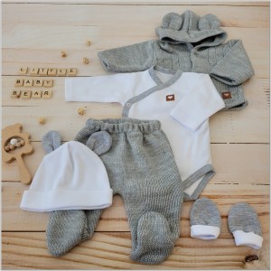Wyprawka włóczkowa szara. Kompletna wyprawka.  Włóczkowa wyprawka. Wyprawka do szpitala. Zestaw dla noworodka. Wyprawka na prezent dla noworodka. Wyprawka dla noworodka. Wyprawka na wyjście ze szpitala. Unikalny komplet. Oryginalny prezent dla noworodka.