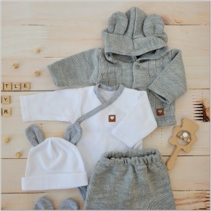 Wyprawka włóczkowa szara. Kompletna wyprawka.  Włóczkowa wyprawka. Wyprawka do szpitala. Zestaw dla noworodka. Wyprawka na prezent dla noworodka. Wyprawka dla noworodka. Wyprawka na wyjście ze szpitala. Unikalny komplet. Oryginalny prezent dla noworodka.