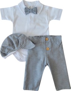 Elegancki szary komplet chłopięcy na chrzest, wesela, uroczystości. Elegancki zestaw: bawełniane body,  elastyczne spodnie, muszka, czapka. Modny garniturek dla chłopca.