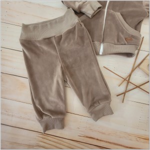 Dres welurowy niemowlęcy czekoladowy