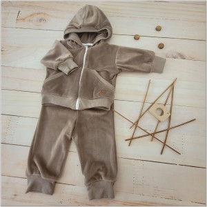 Dres welurowy niemowlęcy czekoladowy