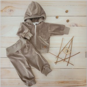 Dres welurowy niemowlęcy czekoladowy