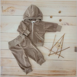 Dres welurowy niemowlęcy czekoladowy