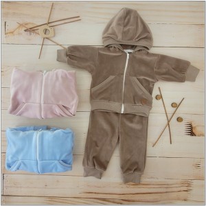 Dres welurowy niemowlęcy czekoladowy