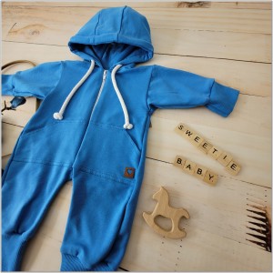 Dresowy bawełniany wiosenny, letni, jesienny kombinezon niemowlęcy. Pajac dla niemowlaka niebieski. Dres dla noworodka