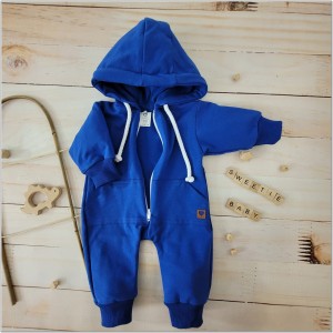 Dresowy bawełniany wiosenny, letni, jesienny kombinezon niemowlęcy. Pajac dla niemowlaka szafirowy. Dres dla noworodka