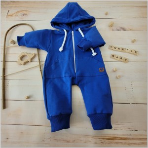 Dresowy bawełniany wiosenny, letni, jesienny kombinezon niemowlęcy. Pajac dla niemowlaka szafirowy. Dres dla noworodka