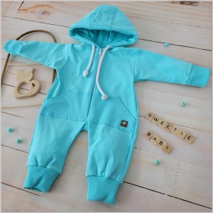 Dresowy bawełniany wiosenny, letni, jesienny kombinezon niemowlęcy. Pajac dla niemowlaka turkusowy. Dres dla noworodka