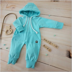 Dresowy bawełniany wiosenny, letni, jesienny kombinezon niemowlęcy. Pajac dla niemowlaka turkusowy. Dres dla noworodka