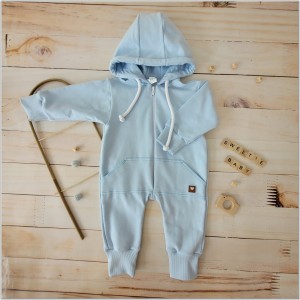 Dresowy bawełniany wiosenny, letni, jesienny kombinezon niemowlęcy. Pajac dla niemowlaka błękitny, niebieski. Dres dla noworodka