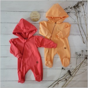 16 kombinezon niemowlęcy dresowy pajacyk.jpg