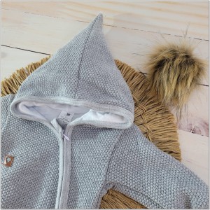 20 kombinezon wiosna jesień włóczkowy.jpg