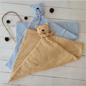 8 kocyk niemowlęcy MUŚLINOWY miś.jpg