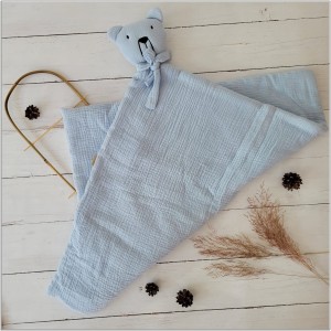 7 kocyk niemowlęcy MUŚLINOWY miś.jpg