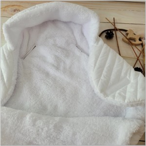 5 śpiworek otulacz do fotelika.jpg