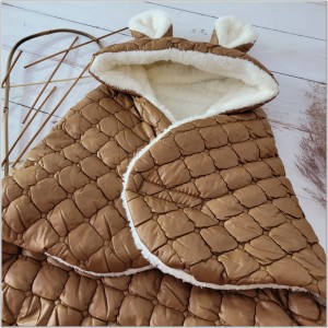 30 śpiworek otulacz do fotelika.jpg