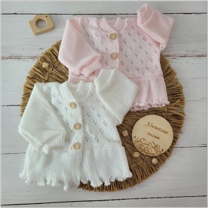 15 sweterek niemowlęcy.jpg