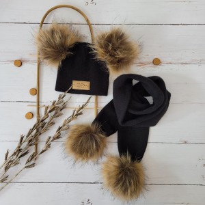 8 czapka zimowa z pomponami + SZALIK Z pomponami.jpg