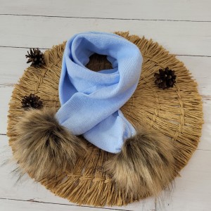 17 szalik z pomponami futerkowymi.jpg