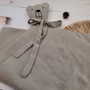 2 Miękki ciepły kocyk kołderka dla niemowlaka muślin piaskowy miś.JPG