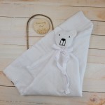 Miękki ciepły kocyk kołderka dla niemowlaka muślin biały miś