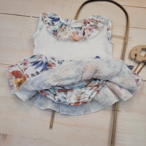 8 3CZ ZESTAW KOMPLET KOSZULKA BLOOMERSY OPASKA W KWIATY.jpg