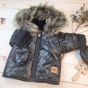 2 kurtka czarna zimowa z futerkiem i rękawiczkami .jpg