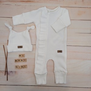 15rampers dla dziewczynki falbanka komplet 2 częściowy czapka rampers zamek do samego dołu ściągacze w.jpg