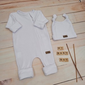 6 rampers dla chłopca  komplet 2 częściowy czapka rampers zamek do samego dołu ściągacze wiosna lato .jpg