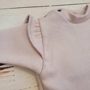 6 3 cz komplet dla dziewczynki sweter z falbanką oversize + legginsy ze spódniczką + opaska .jpg