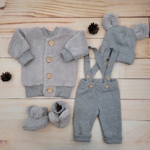 54cz komplet miś kurtka spodnie na szelkach czapka buciki.jpg