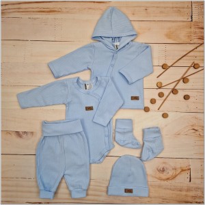 17 wyprawka dla noworodka do szpitala prążkowana.jpg